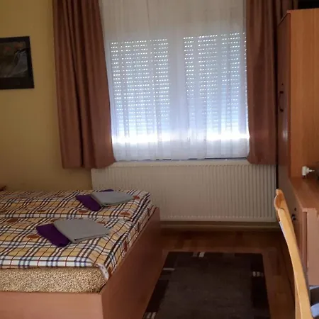 Viktoria Apartmanhaz * Harkány